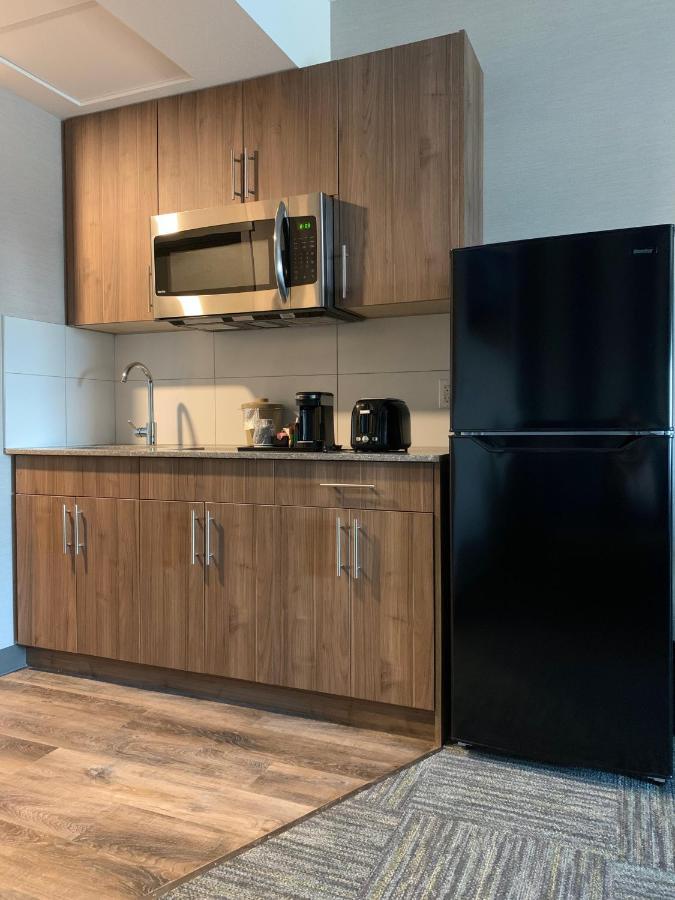 Meridian Inn & Suites Regina Airport Eksteriør bilde