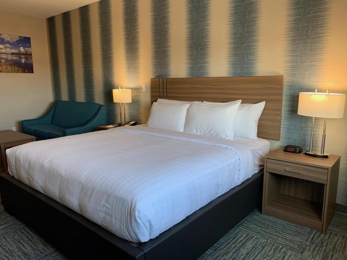 Meridian Inn & Suites Regina Airport Eksteriør bilde