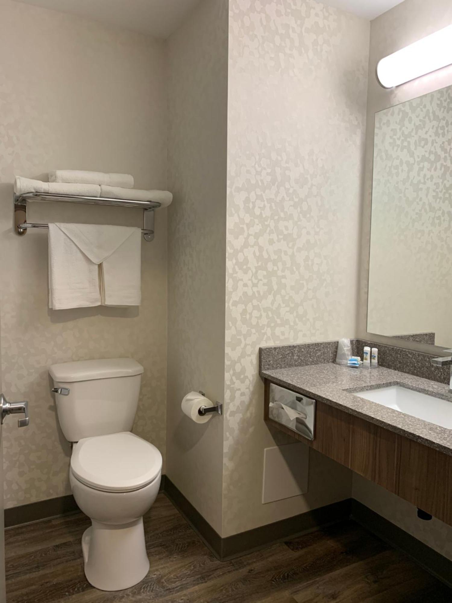 Meridian Inn & Suites Regina Airport Rom bilde